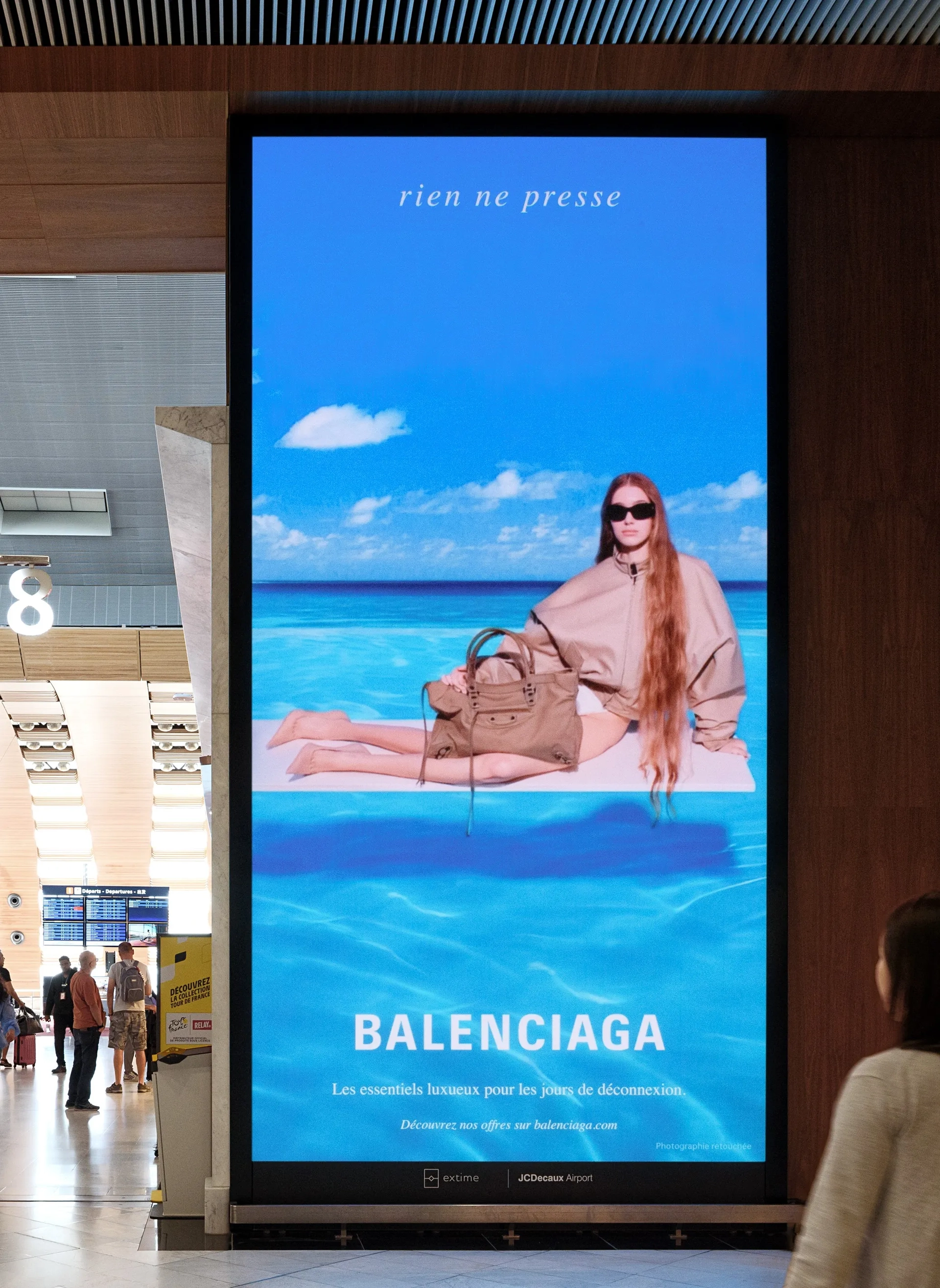 KERING_Balenciaga_digital_temple_gates_EBL0011.original